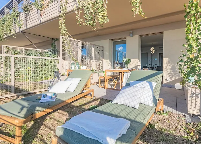 Aurora By Rent * Como